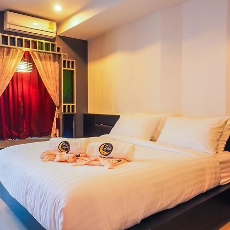 De Ja Moon Hostel Chiang Mai Luaran gambar
