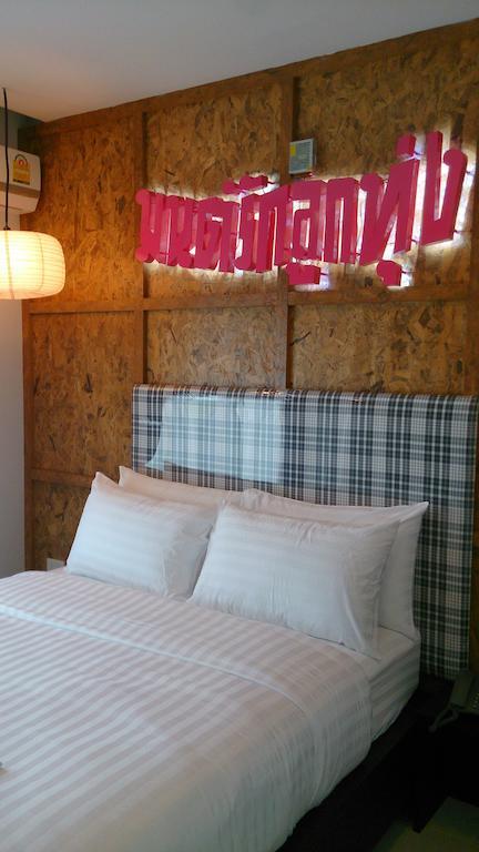De Ja Moon Hostel Chiang Mai Bilik gambar